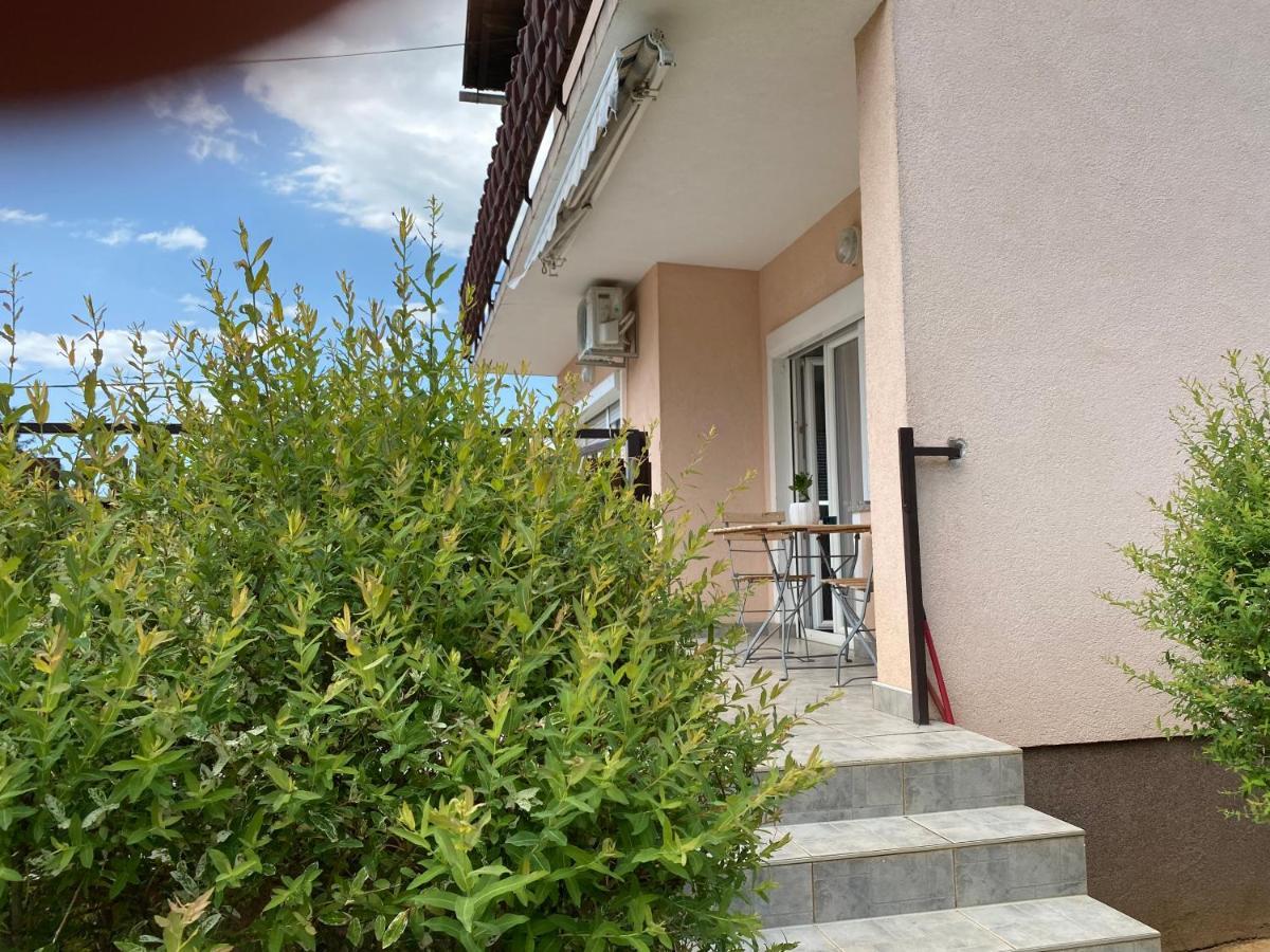 Apartments Nika Слуни Экстерьер фото