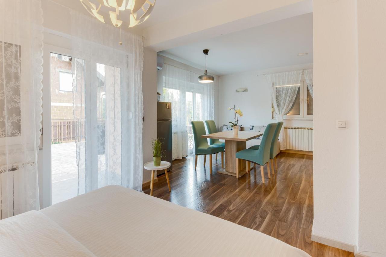 Apartments Nika Слуни Экстерьер фото
