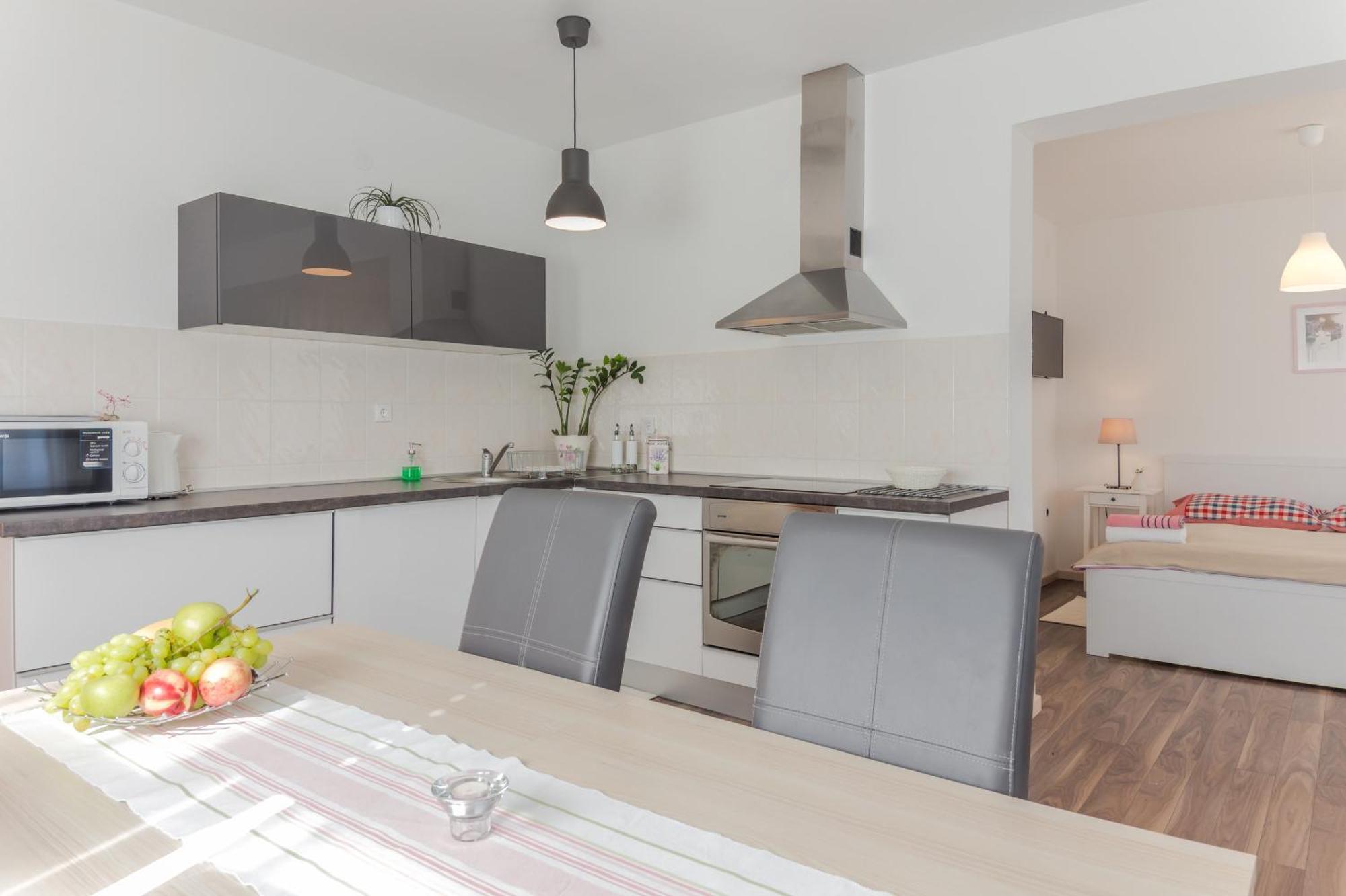 Apartments Nika Слуни Экстерьер фото