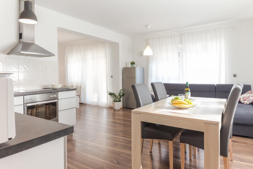 Apartments Nika Слуни Экстерьер фото