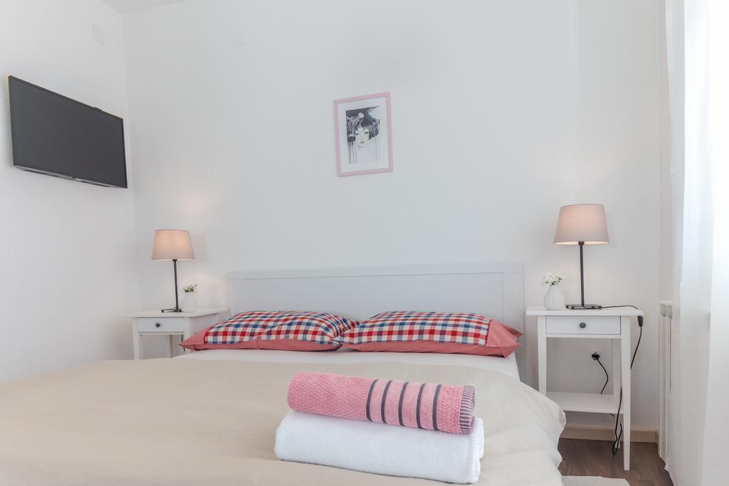 Apartments Nika Слуни Экстерьер фото